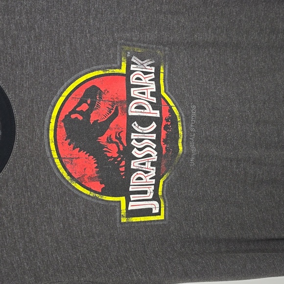 {Universal Studios} Men's Vintage Jurassic Park Print Grey Tshirt - Picture 3 of 9
